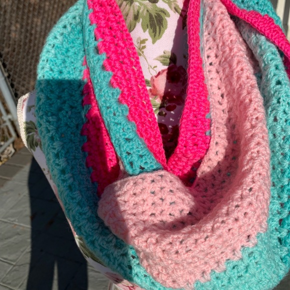 Hand made scarf - Picture 1 of 6